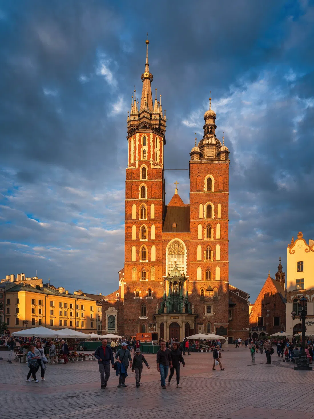 St Mary's Basilica & the Hejnał Trumpet Call, Krakow