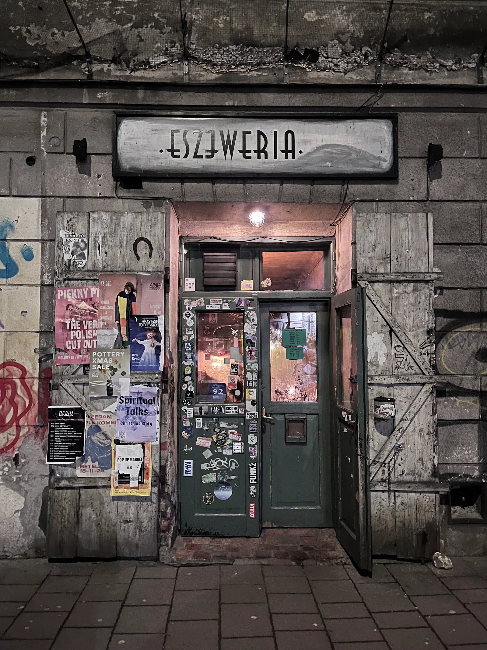 Eszeweria, Krakau